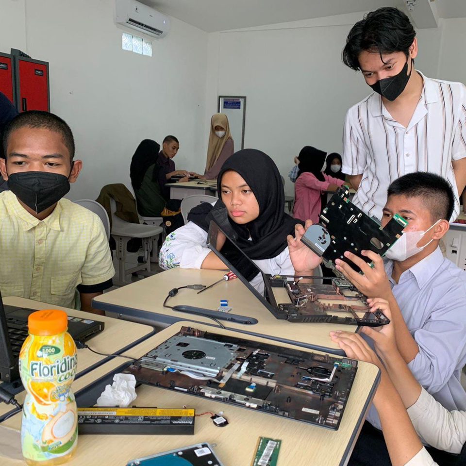 Kelas industri Kubinar bersama PT Indonesia Indicator