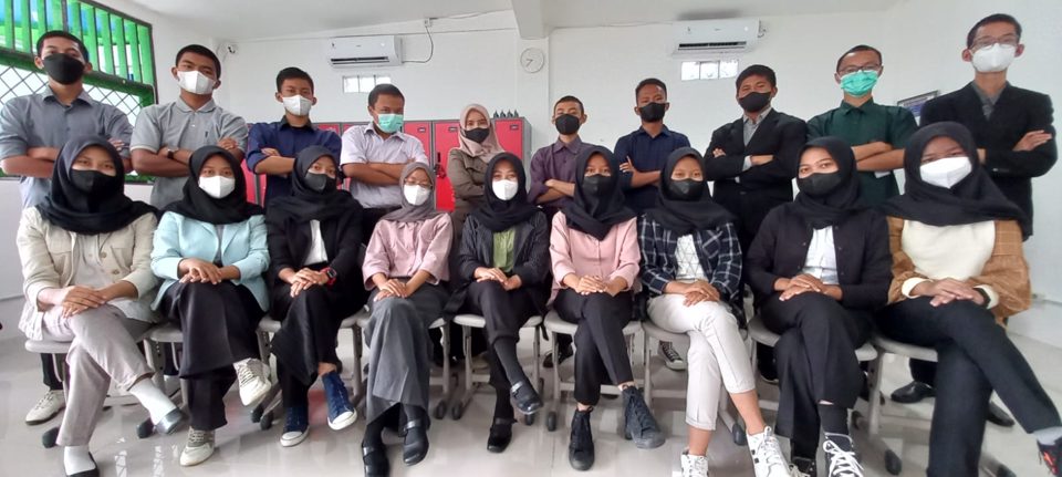 Grooming dan personality class siswa Kubinar